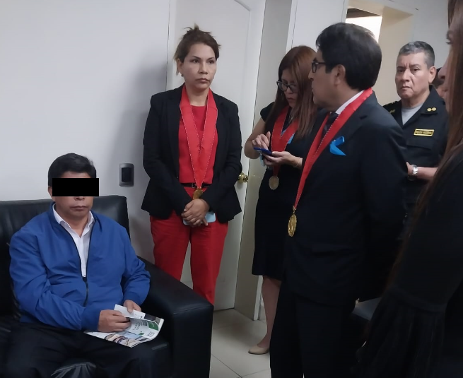 hoje_no's tweet photo. O que vimos hj no Peru foi o golpe de estado mais desastrado dos últimos tempos! Castillo, sem apoio dos militares, sem apoio de setores da sociedade e sem apoio do próprio partido, tentou fechar o Congresso e emplacar uma nova Constituição. Foi preso. Sua aventura durou 2 horas! https://t.co/Tvw24gKjT1