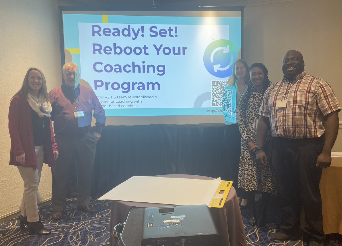 AmandaHarvey04's tweet photo. Coaches are such an important component to professional growth. Fantastic presentation this morning before heading home! 🛫As I reflect, this team is one to admire! 🏆@mrstechking @beyonddintegr8 @DebLangoneEdu @LynnMcveety @RomanelliPaul https://t.co/YWR1plZbql