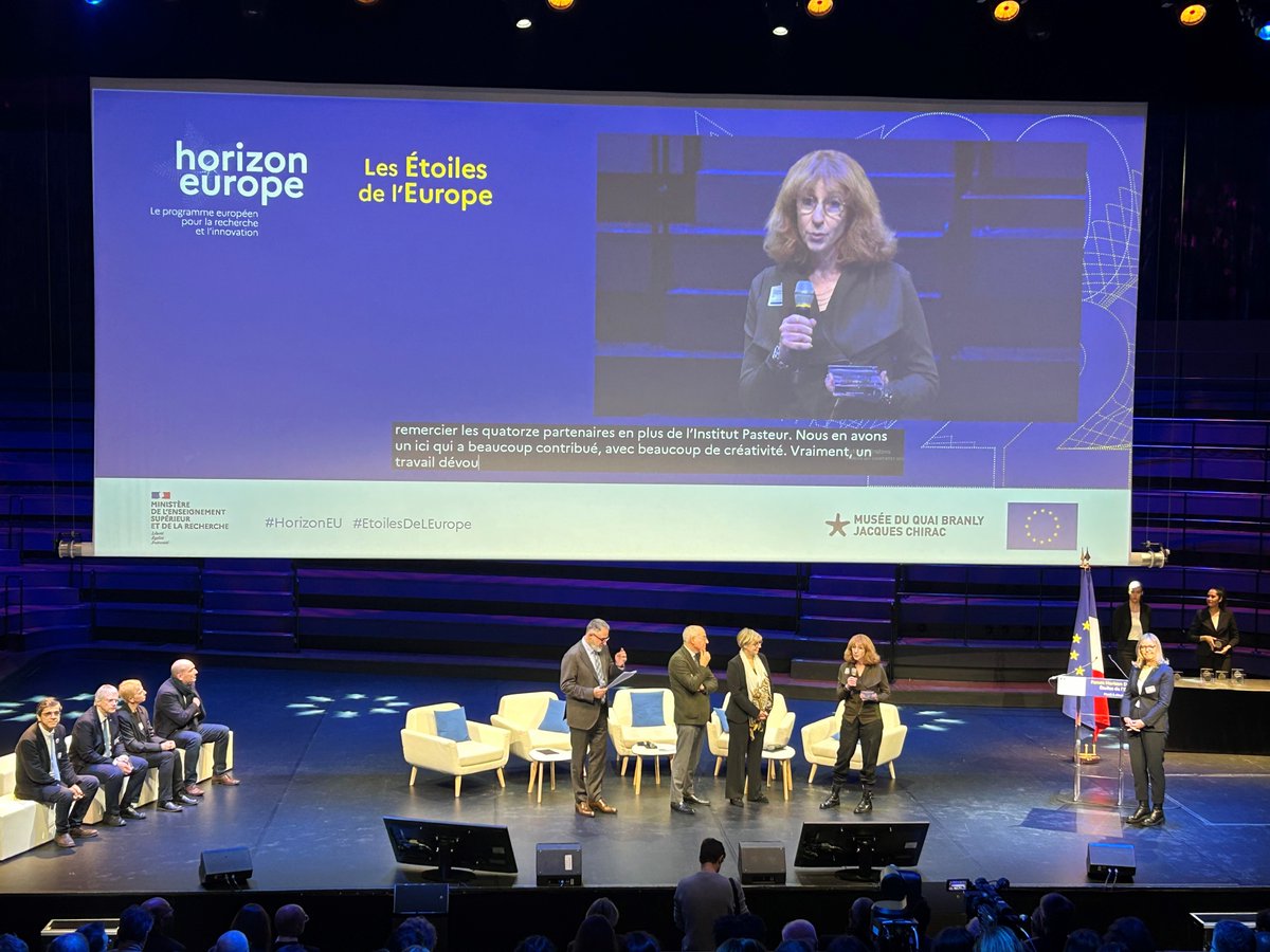 Bravo <a href="/SonarGlobalEU/">Sonar-Global</a>, recipients of #EtoilesDeLEurope prize from French Ministry of Higher Education &amp;Research. <a href="/GilesVernick/">Tamara Giles-Vernick</a> received the award from <a href="/sretailleau/">Sylvie Retailleau</a>. <a href="/institutpasteur/">Institut Pasteur, since 1887</a> @aighd <a href="/CrcfDakar/">CRCF</a> <a href="/Makerere/">Makerere University</a> <a href="/BRACJPGSPH/">BRAC James P Grant School of Public Health</a> <a href="/MORUBKK/">MORU</a> @MedUni_Vienna <a href="/IDS_UK/">Institute of Development Studies</a> <a href="/CarsonCenter/">Rachel Carson Center</a> <a href="/GloPID_R/">GloPID-R</a>