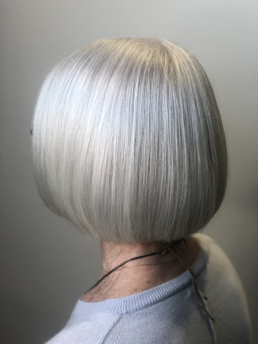 rizzasalon's tweet photo. Perfect ✅

Bob cut by Lennie Vega

#silverhair #aveda #bob #trending #veganhair #avedasalon #veganism #CrueltyFree #Trending #HairCut #NewYork #hairstylist #discover #hairtrends #natural #rizzasalon #bookonline #instagood #precision #haircutting https://t.co/c4fSFUMtxU