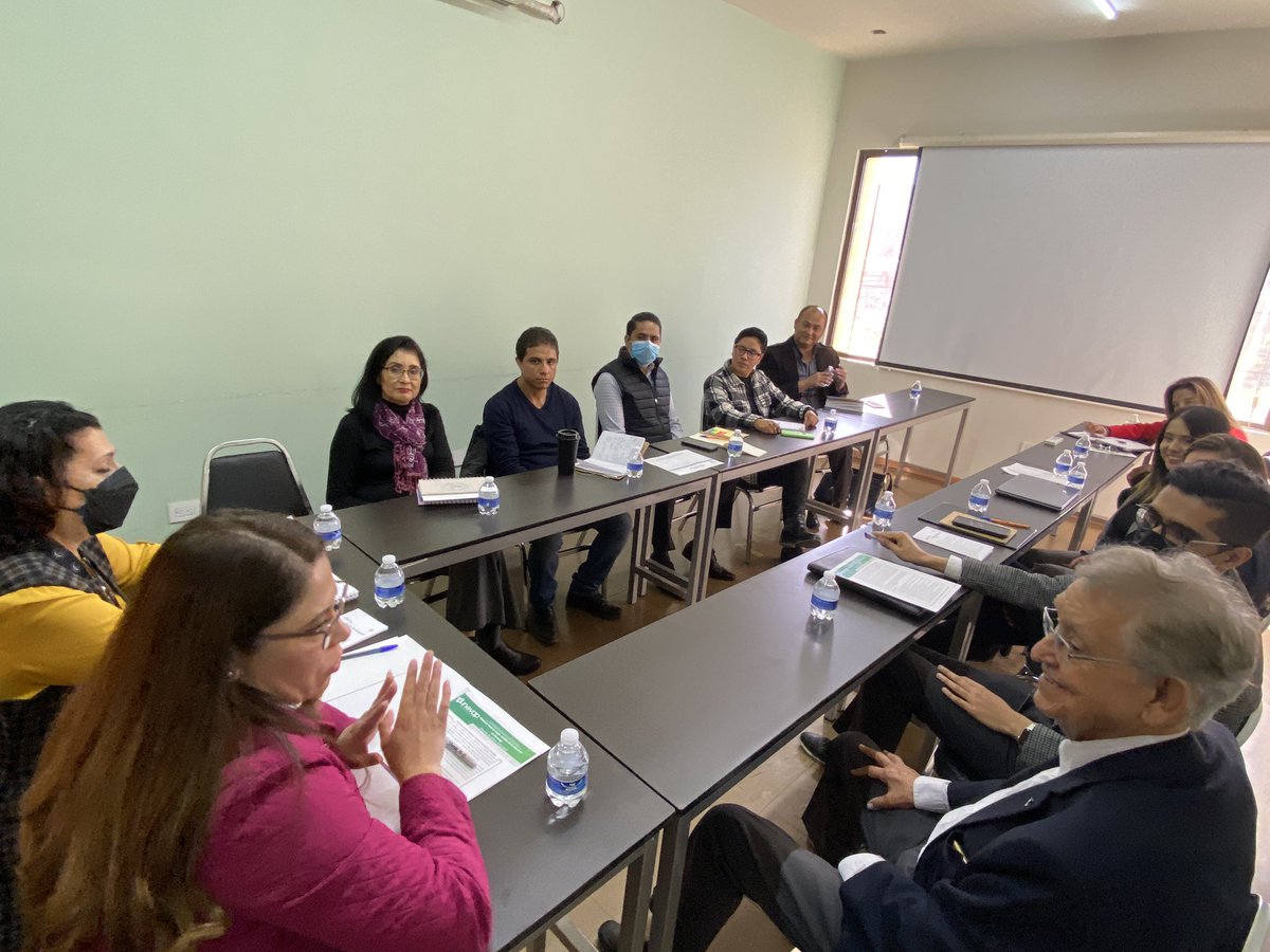 CedhDurango's tweet photo. La Presidenta de la #CEDHDurango Dra. @Karla_oa en reunión sobre Alerta de Violencia de Género, estando presentes @anavalenzuela_r, Coordinadora Estatal, @emiliano_hc Consejero del @inevap_dgo, asi como respresentates de la @SGGDurango,
@IEMDgo_ @DgoFiscalia entre otros. https://t.co/O6sAP8U8Ws