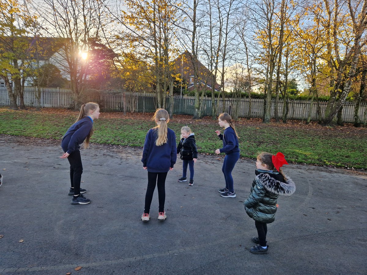 pinesredgate's tweet photo. A massive thank you to @Y5Redgate for our amazing netball session today. We had great fun learning new skills with you all #wecollaborate #rcppe  #welearn https://t.co/T2rE2XDAzx