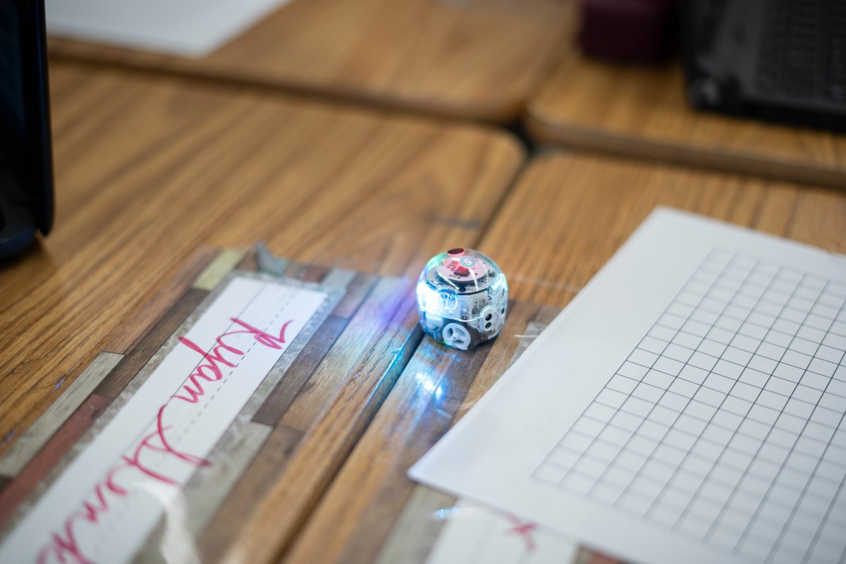 ccsdschools's tweet image. 4th graders at Little Tor are coding with Ozobots for the first time, and they absolutely love it! Using simple &quot;block-code&quot; to make the little robots move, these kids are taking a big step towards the &quot;real&quot; programming they&apos;ll do in high school! #CompSciEdWeek #ClarkstownCSD