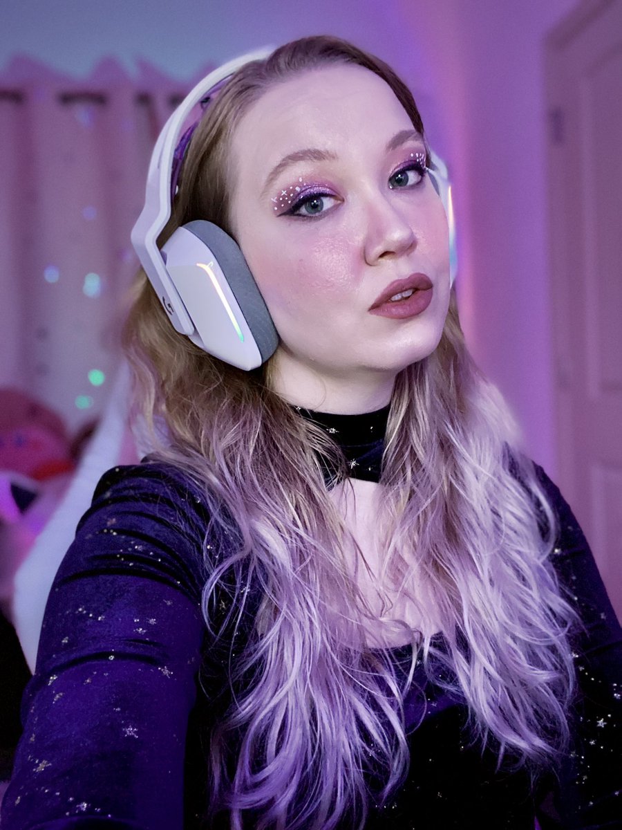 OfficialMikomi's tweet photo. Hey guys! I’m doing a new sponsorship today and tomorrow with @StarTrekFleet ! I’ll be playing through this game on stream tonight, and I’d love to have some of you play it with me on mobile! #sponsored #ad #startrek 

https://t.co/gMVuCORBms https://t.co/ChLyp6fB0S