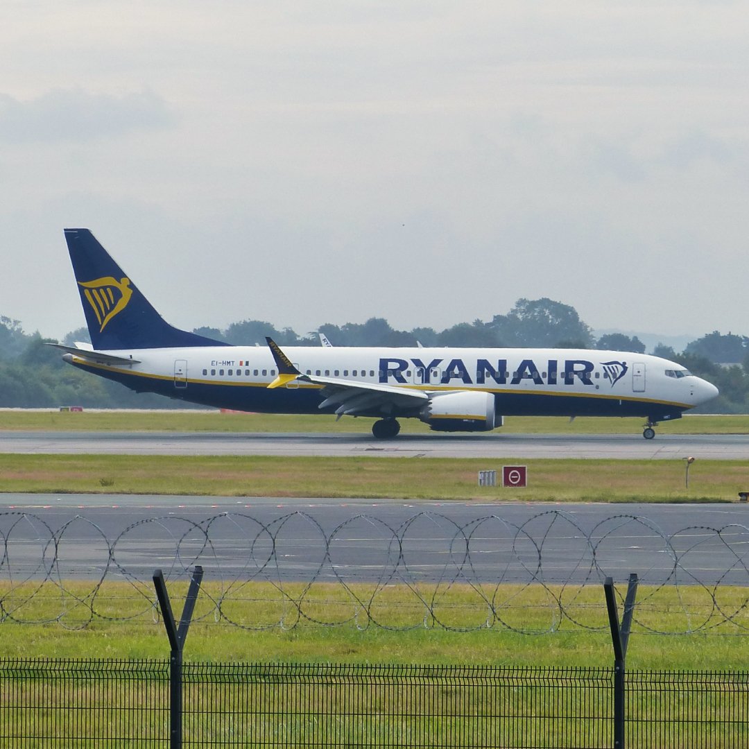 Michaelflying28's tweet photo. Ryanair Boeing 737 MAX 8-200 EI-HMT arriving at Manchester Airport from Brussels South Charleroi Airport 23.7.22.
#ryanair #boeing #boeing737 #boeing7378 #boeing738 #737lovers #boeing737fanpage #b38m #737max #738max #b737max #b738max #boeing737max #boeing7378max #737max8 https://t.co/NNgH8wjKsl