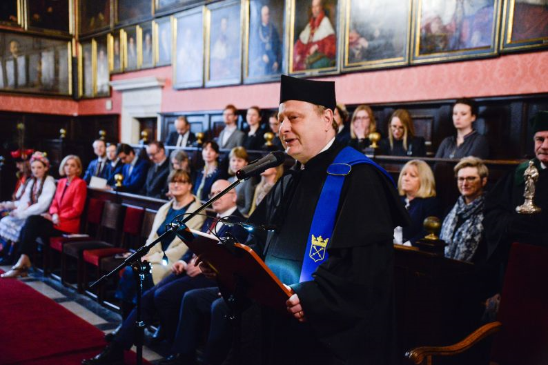 UABDermatology's tweet photo. Please take a moment to congratulate Dr. Andrzej Slominski! He received his Doctorate Honoris Causa from Jagiellonian University as well as being inducted into the Polish Academy of Arts and Sciences. The induction was held at the Polish Embassy in Washington D.C. @UABHeersink https://t.co/Ad5woD0nlm