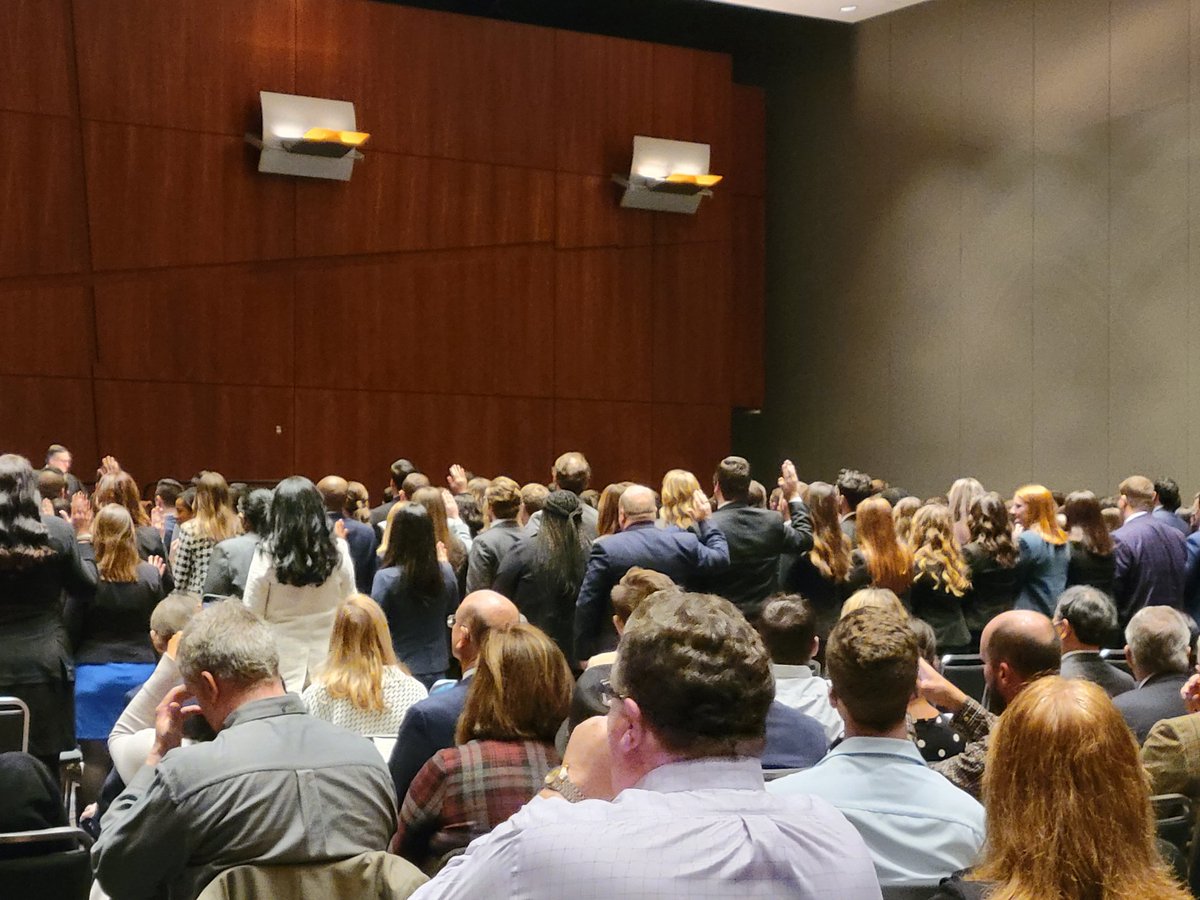 Regent University School of Law could not be more proud of our 2022 graduates. Here's to our newest batch Virginia ATTORNEYS getting sworn in today! 
"LetsGoRegentLaw