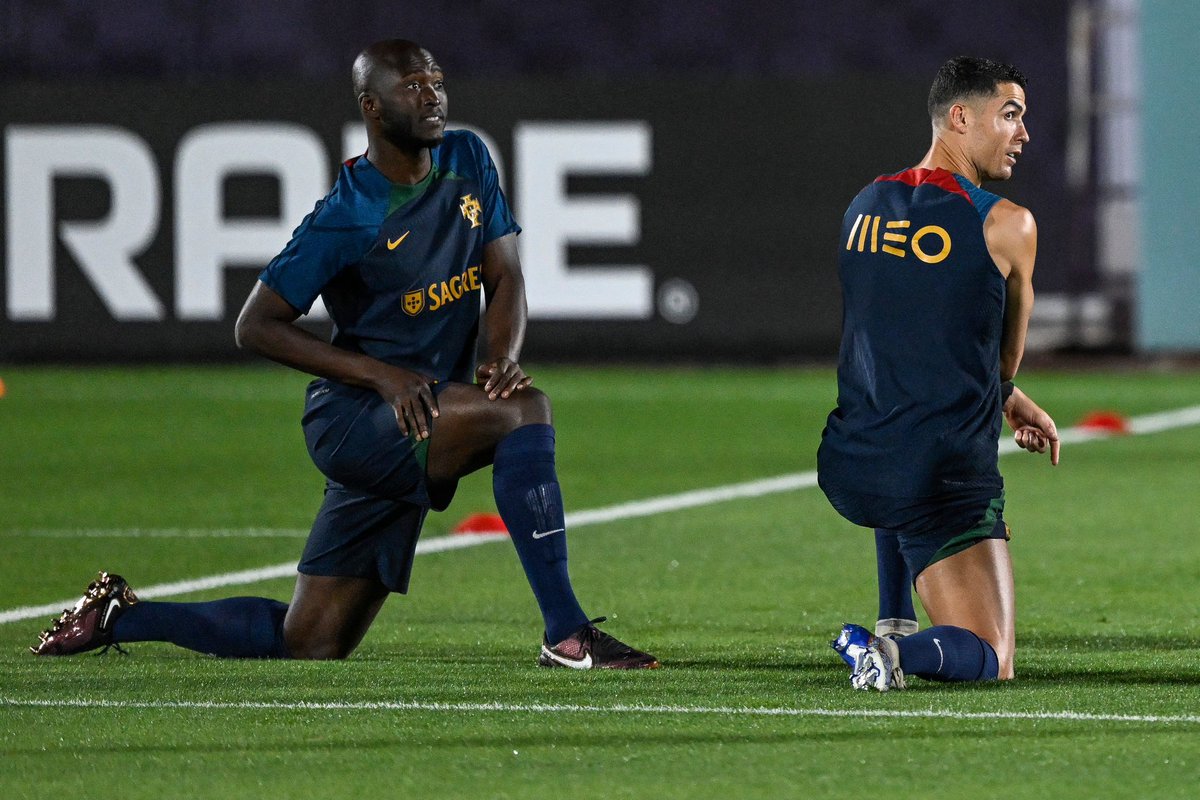 FabrizioRomano's tweet photo. Not just Nuno Mendes. The World Cup is over also for Danilo Pereira after his injury, expected to return to Paris soon. 🚨🇵🇹 #Qatar2022 @pedromsepulveda 

One more blow for Portugal after PSG left back’s injury last week. https://t.co/dz1WfftIuI
