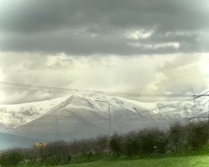 helenstudios's tweet photo. Snow alert the first snow on Snowdonia I have seen this winter. Looks beautiful would not want to be up there though. And this is just the start forecast to be -10 tonight, not sure just covering up the outside tap will cut. https://t.co/8QelsgKyEK