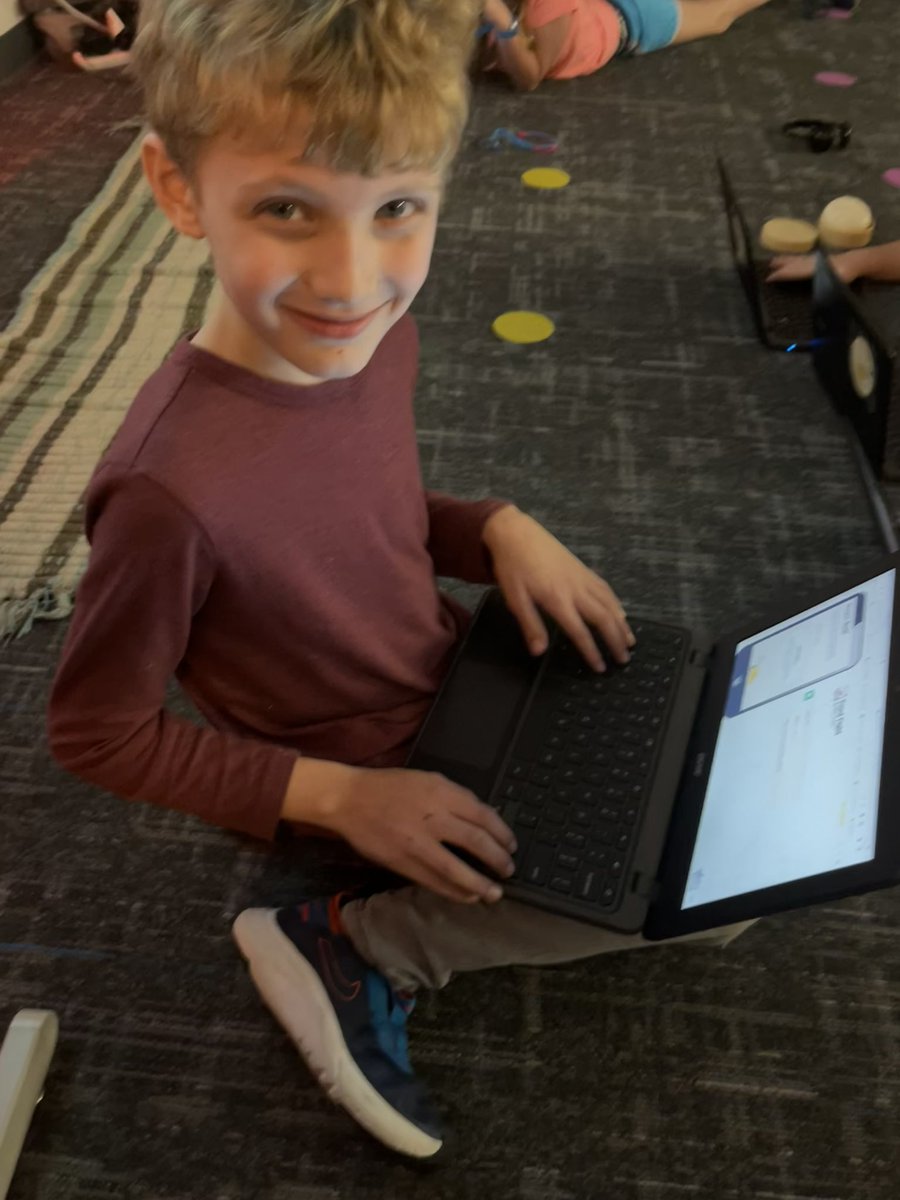 msdeeseiscool's tweet image. 5th graders at @OgleElem participated in #hourofcode2022 today! #futureready #oglestrong #FISDmadetoshine @KeiondraSimpson