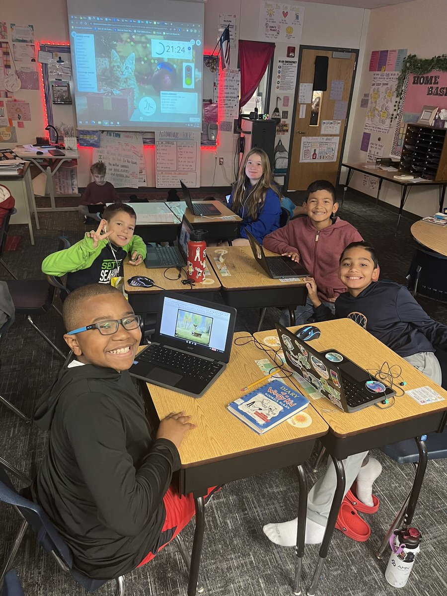 msdeeseiscool's tweet image. 5th graders at @OgleElem participated in #hourofcode2022 today! #futureready #oglestrong #FISDmadetoshine @KeiondraSimpson