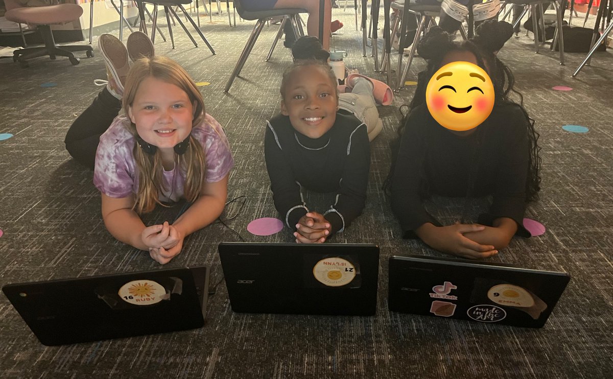 msdeeseiscool's tweet image. 5th graders at @OgleElem participated in #hourofcode2022 today! #futureready #oglestrong #FISDmadetoshine @KeiondraSimpson