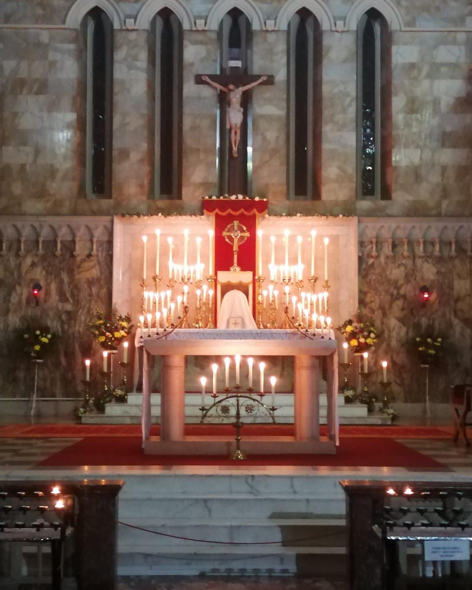 sitsio's tweet photo. #Quarantore #Norbertines #Catholic https://t.co/KUhyqBeQmH