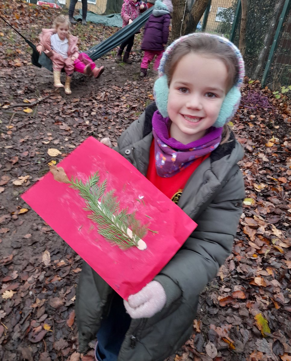 A lovely morning at Forest Fun on Friday including making some natural Christmas tree craft! Very creative girls 😀🎄@ratho_primary