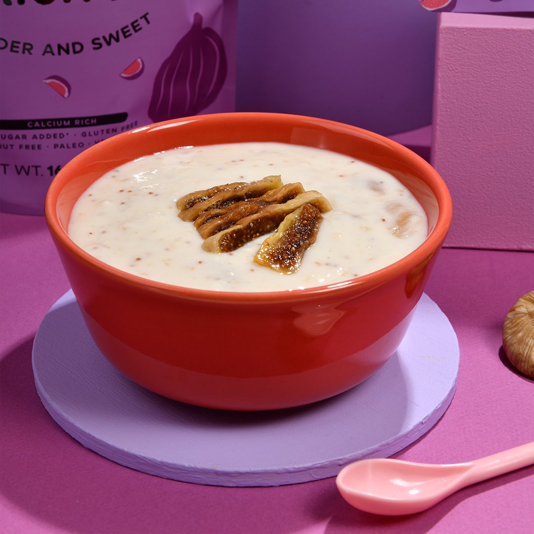 TasteDryBox's tweet photo. #drybox dried figs are the perfect addition to your daily oatmeal routine! Whether you prefer it with milk or greek yoghurt, a touch of dried figs is always a game changer! ✨ https://t.co/fSmFzRTvAF