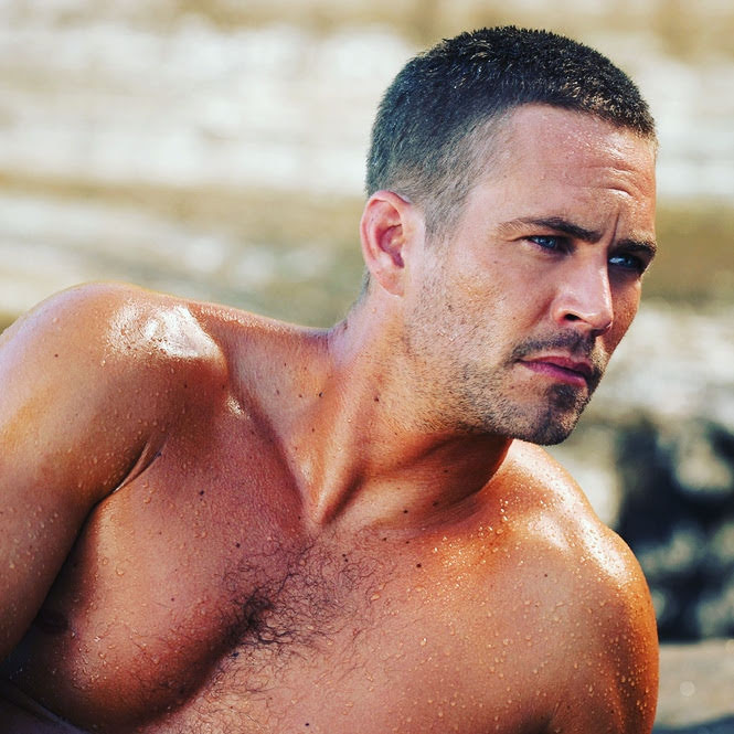 He still makes everyone else pale in comparison. The most sexiest man ever to walk this earth 🔥