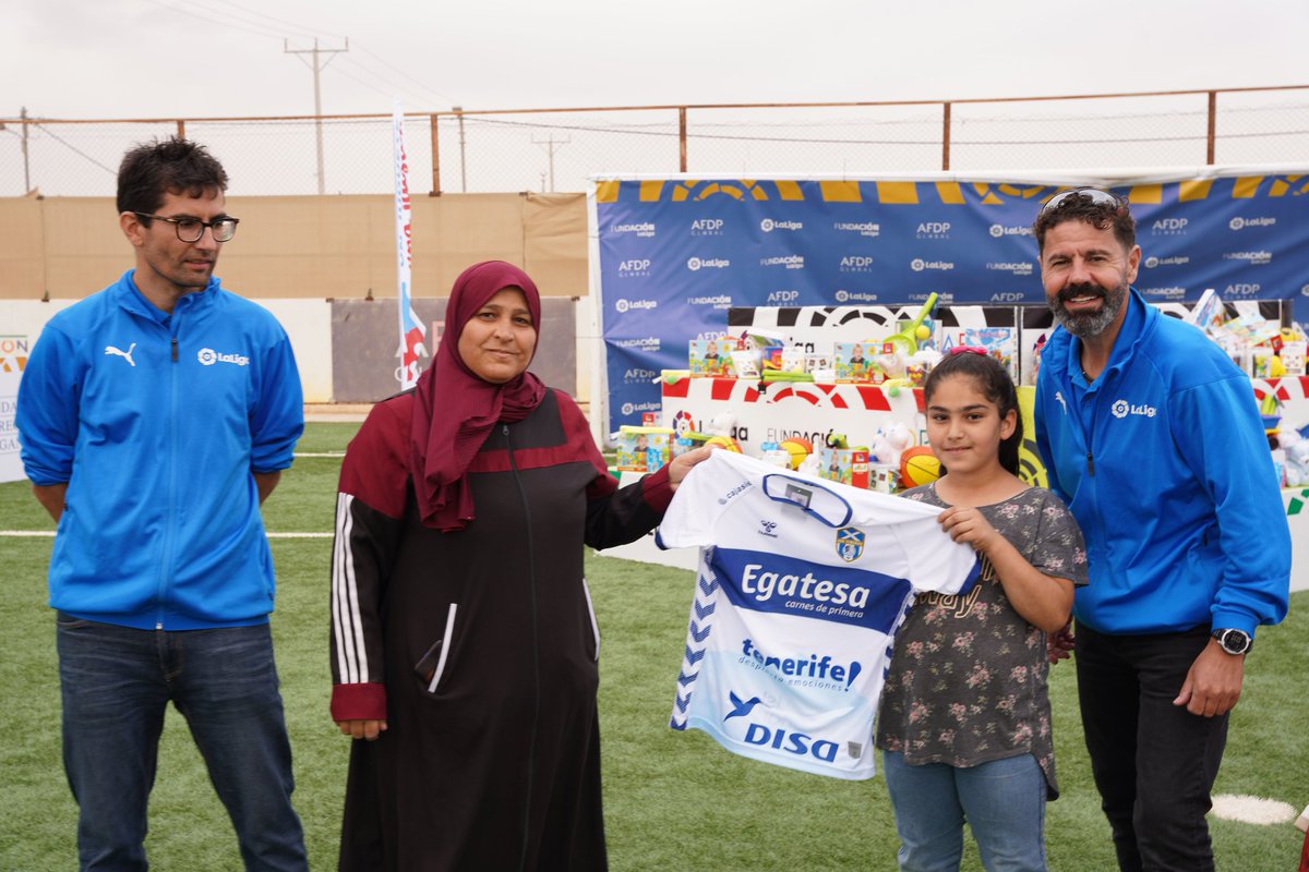 💙🤍 Hoy queremos dar visibilidad a #LaLigaZaatariSocialProject 🥰🙌 Un proyecto repleto de ilusión, superación personal y diferentes vivencias desarrollado por <a href="/LaLiga/">LALIGA</a> a través de <a href="/FundacionLaLiga/">FUNDACIÓN LALIGA</a>, el área de Proyectos Deportivos y en colaboración con <a href="/AFDPGlobal/">AFDP Global</a> 

#UDGTenerife