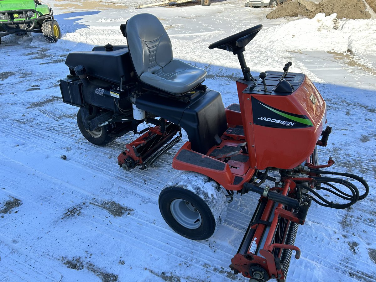 VanderpolMike's tweet photo. 2 Jacobsen Grns King IV’s for sale.  3500 hours.  11 blade reels.  Also have Brush reels, Spikers, Rollers, and Verticut units if interested.  Asking $4000 each. https://t.co/zikPmuNnUU