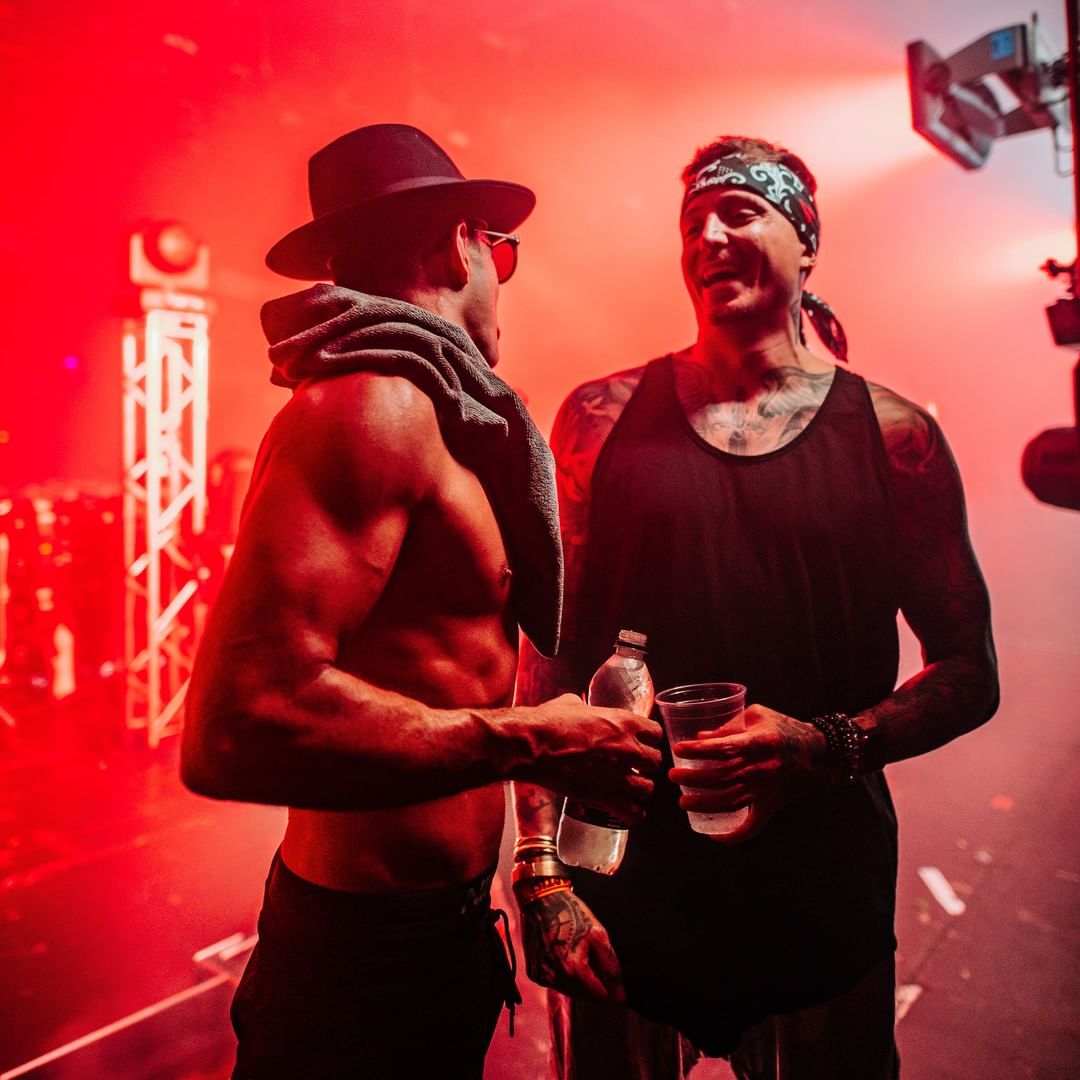 103radio's tweet photo. Nos DJs rΓ©sidents @TimmyTrumpet et @Blasterjaxx discutent de leurs sets ce soir dΓ¨s 18H dans 103 Klubb ππ₯
#timmytrumpet #mix #radioshow #freakshow #103radio #103klubb #music #sinphonyrecords #sinphonyradio #blasterjaxx #maxximize #dj #festival https://t.co/UhGJODOp7T