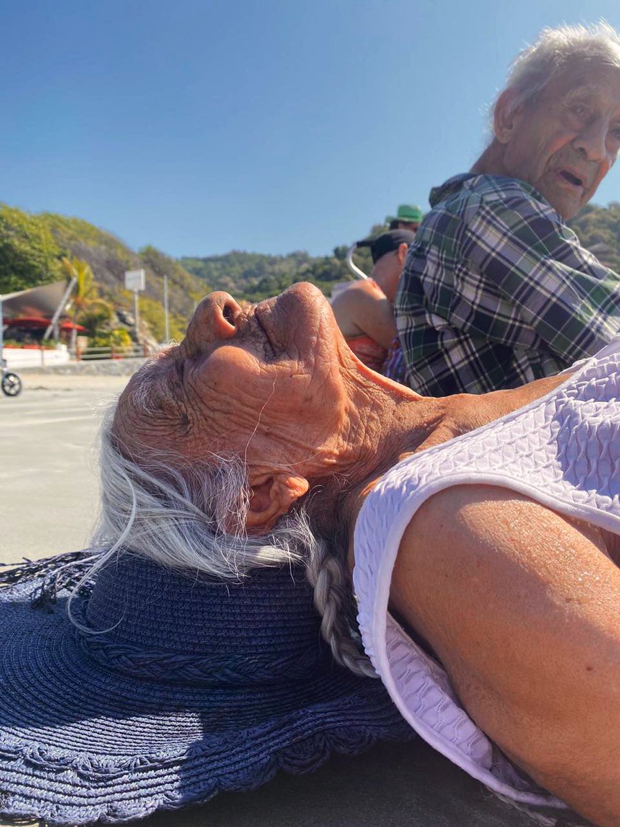 DIF_NMX's tweet photo. Personas adultas mayores residentes del Centro Gerontológico “Arturo Mundet” disfrutan unas increíbles vacaciones 🏖️en el Campamento Recreativo del #SNDIF, en Ixtapa, Gro.

Estos espacios están destinados a garantizar su derecho al esparcimiento y una vida digna. https://t.co/XtNimNp20g