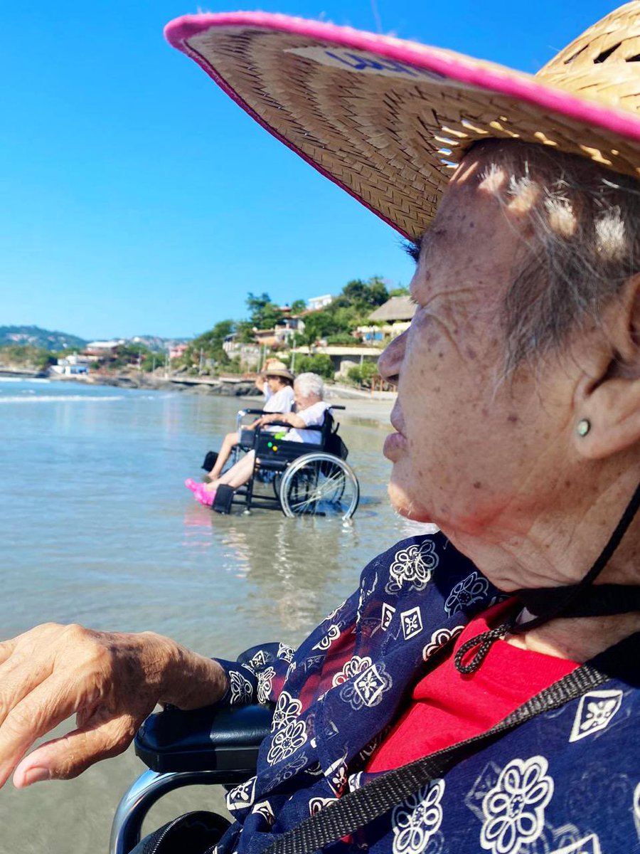 DIF_NMX's tweet photo. Personas adultas mayores residentes del Centro Gerontológico “Arturo Mundet” disfrutan unas increíbles vacaciones 🏖️en el Campamento Recreativo del #SNDIF, en Ixtapa, Gro.

Estos espacios están destinados a garantizar su derecho al esparcimiento y una vida digna. https://t.co/XtNimNp20g