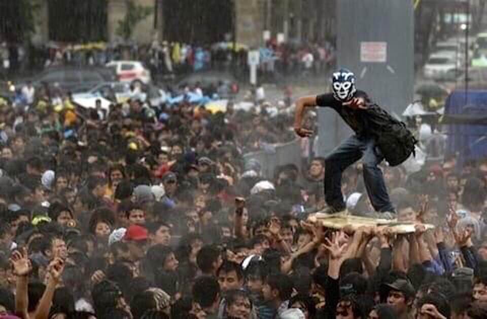 Un@ siempre vuelve a los lugares donde fue feliz ...
La Ultima Ola???
Fotografía: Ernesto Muñiz