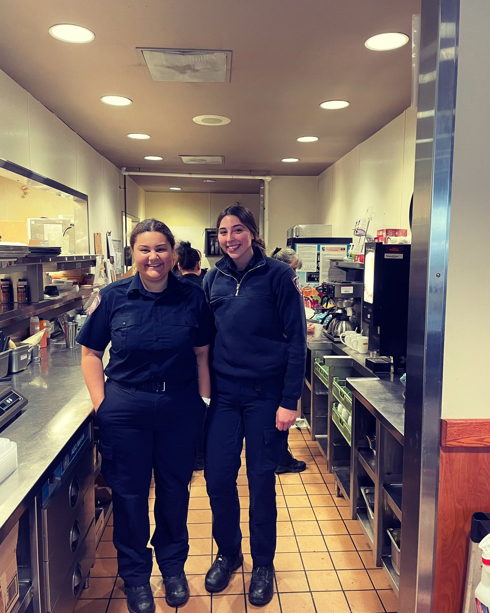 SmittyReagan's tweet image. Had so much fun today helping Greater Napanee Fire Services, serving food to raise money for their Christmas Toy Drive at Denny’s!