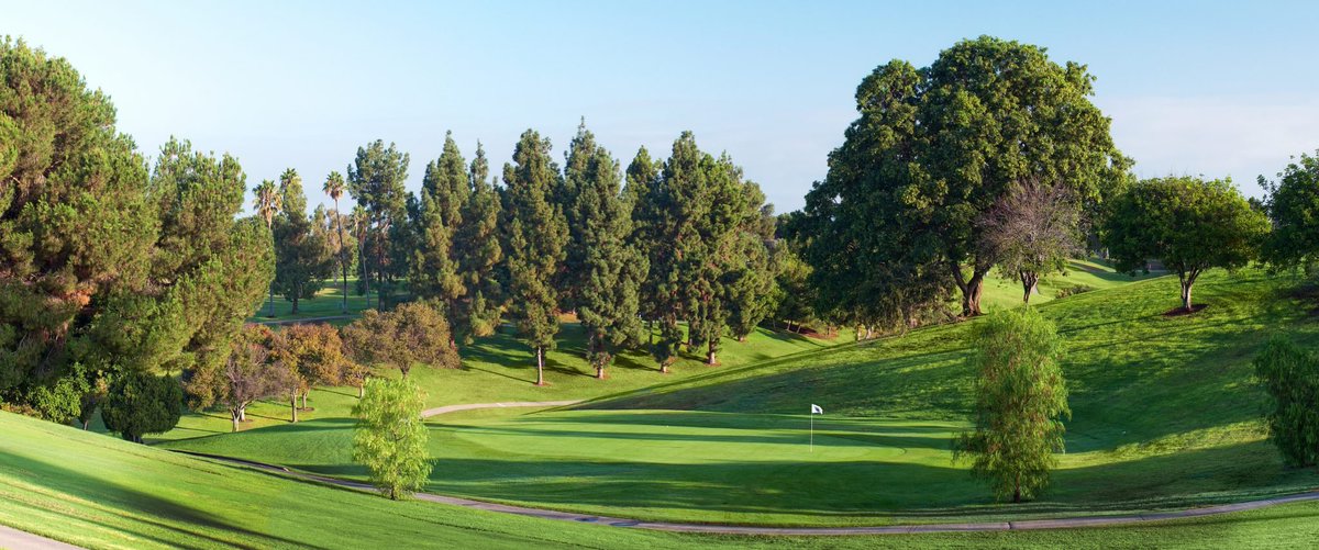 Located in South Los Angeles County, La Mirada Golf Course features rolling fairways with several blind target shots into well-bunkered and well-tended greens.