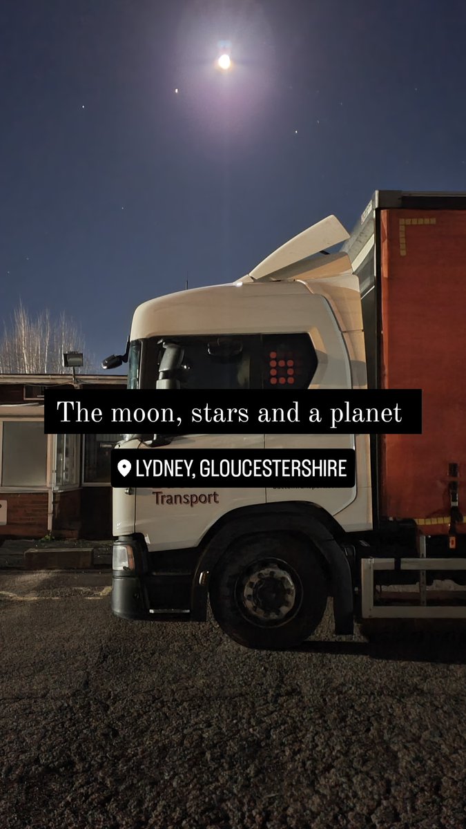 owen_chapple's tweet photo. What a clear cold night https://t.co/vzDcZoZ2Dp