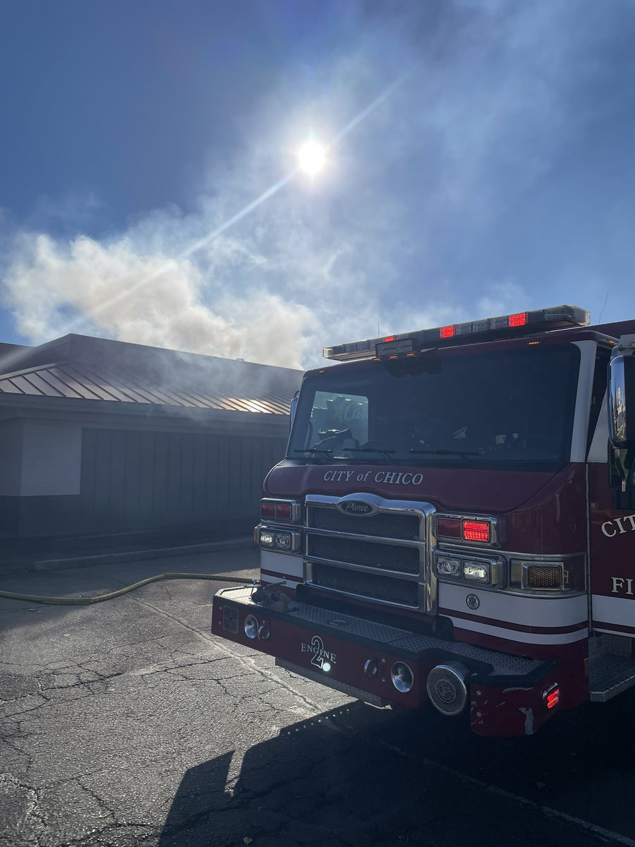 ChicoFD's tweet image. Crews have knockdown on the fire at Carls Jr (Esplanade). #ChicoFD #ChicoFirefighters