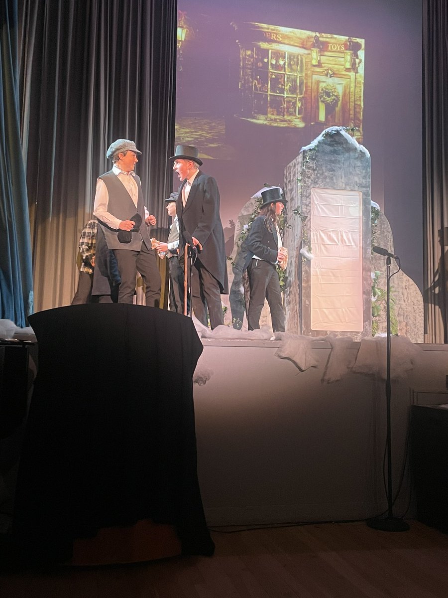 jrichardson_j's tweet photo. Amazing performance of A Christmas Carol tonight @verulamschool @CharlieRoss99 👏👏👏👏#VerulamForLife https://t.co/pSfG21Hlvs