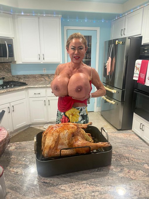 Happy Holiday Season Everyone knows you need big tits with your turkey 🦃 https://t.co/Cl6SgPgQbn<a href="/tag/tinywaist"class="tags"><span>#tinywaist</span></a><a href="/tag/hugetits"class="tags"><span>#hugetits</span></a><a href="/tag/wideangle"class="tags"><span>#wideangle</span></a><a href="/tag/hugeclit"class="tags"><span>#hugeclit</span></a><a href="/tag/minkamonday"class="tags"><span>#minkamonday</span></a>