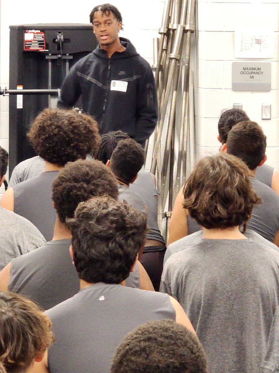 recruitpaetowfb's tweet photo. Thank you former Panther  @cjdumas_, for coming to speak with our Panther freshman class. He gave them some words of wisdom on how to be great in the Panther program.

@coachdhicks
@PaetowFootball

#recruitpaetowfb https://t.co/EqLUOd36xa