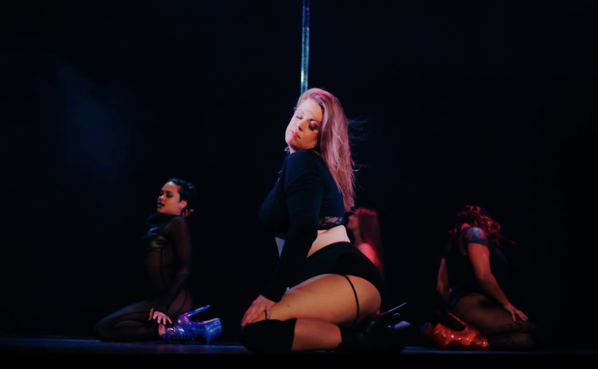 TeaseStudio's tweet photo. Life is all about having enjoying yourself &amp; having a good time 🔥 https://t.co/oA84fyo4uh