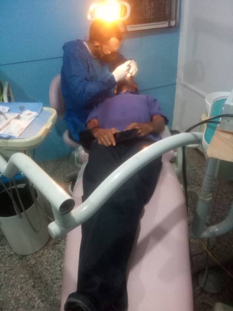 Nuestra consulta de Odontología, siempre activa,de lunes a viernes, para brindarte la mejor atención, en el cuidado de tú salud bucal
#IVSS
#PorUnSeguroMasSocial
<a href="/NicolasMaduro/">Nicolás Maduro</a> 
<a href="/MagaGutierrezV/">Magaly Gutiérrez Viña</a> 
<a href="/Somosivss/">Instituto Venezolano de los Seguros Sociales</a>