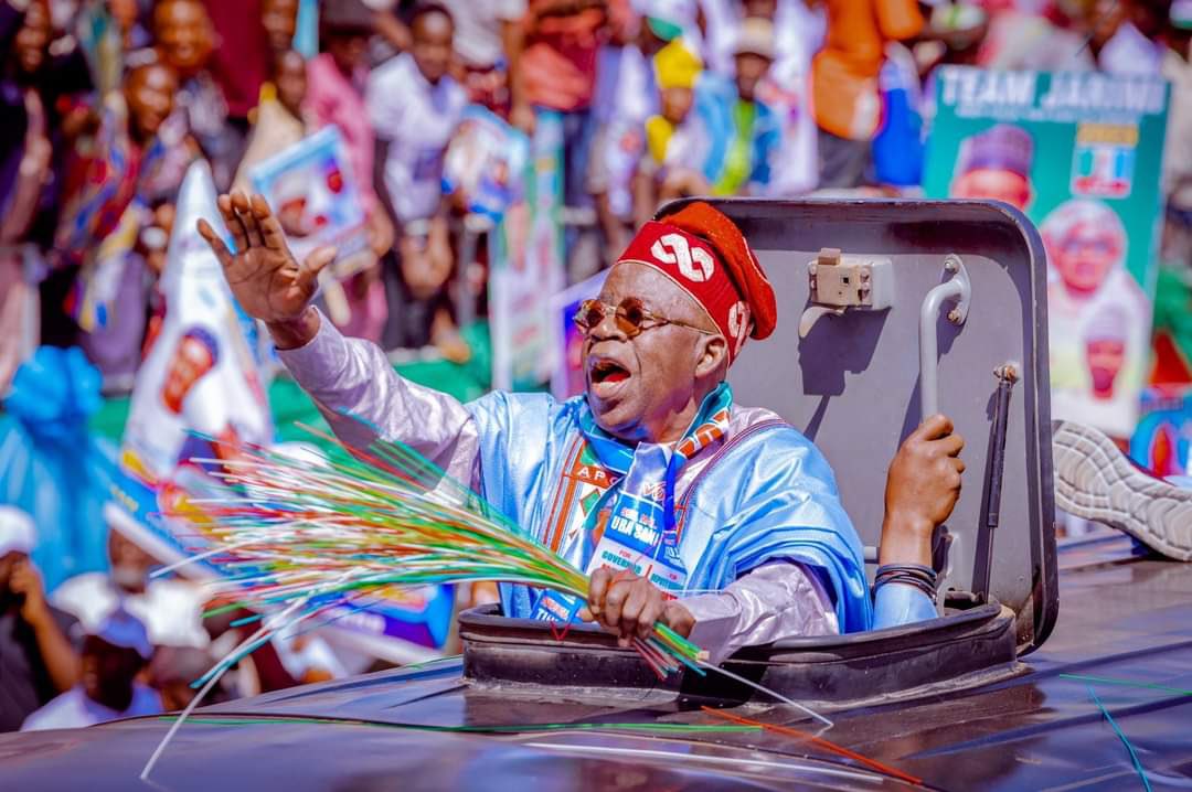 iyalojasgeneral's tweet photo. Àkànbí Omo Olódó'de ñkíi yín oooo
Óní ke lówó, ke bímo....
Óní ke sòwò, ke jèrè....
Good morning 🌅 to all the progressive-minded Nigerians, may your day be blessed, may your barns be filled with plenty of God's blessings.
#GoAndCollectYourPVC
#RenewedHope2023
#BATPROJECT23 https://t.co/bWL49hYhFO
