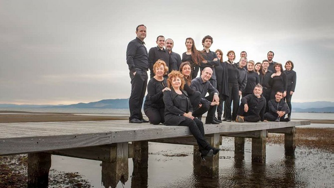 📻 Avui a les 18h:

🔺Entrevistes amb Lluís Brugués (<a href="/Dinsic/">Dinsic Publicacions Musicals</a>) i <a href="/BertranColoma/">Coloma Bertran</a> (<a href="/microscopi_/">Segell Microscopi</a>)

🔺L'homenatge a Jordi Sabatés a la <a href="/NovaJazzCava/">Nova Jazz Cava</a>

🔺El llibre que el <a href="/cortyrichae/">Cor Tyrichae</a> presenta pel seu 20è aniversari (<a href="/FictaEdicions/">FICTA edicions</a>)

En directe!

📲 catmusica.cat