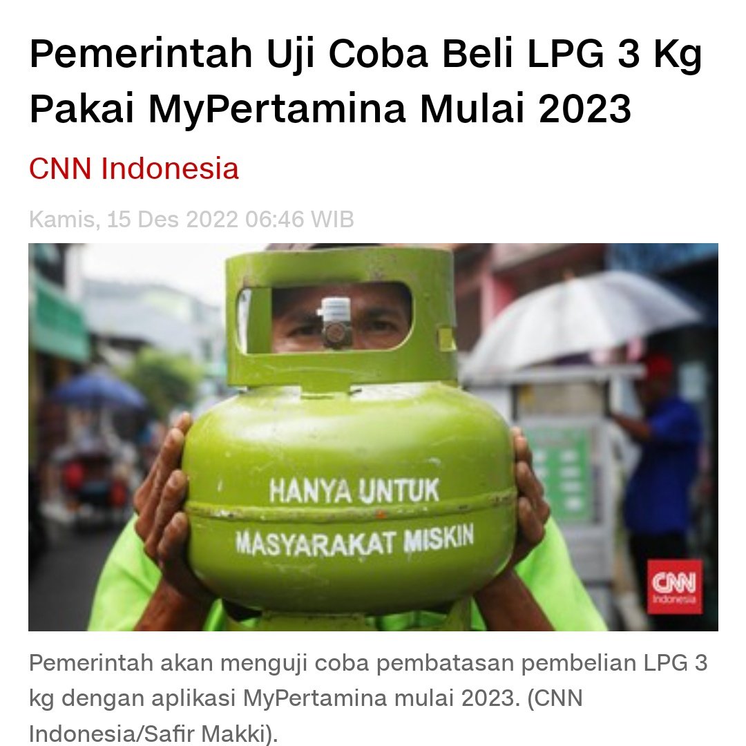 Muhammad_Saewad's tweet photo. Padahal di tabung sudah tertulis untuk “Masyarakat Miskin” mau diuji coba dengan aplikasi My Pertamina?

Mau beli LPG bingung gak punya android, giliran ada dikasi android bekas baterainya Soak. Syukur, Baterai dibelikan tetangga. Skrg mikirin beli kuota.

Dagelan apa lagi nih?😁 https://t.co/naPAFbbnkJ