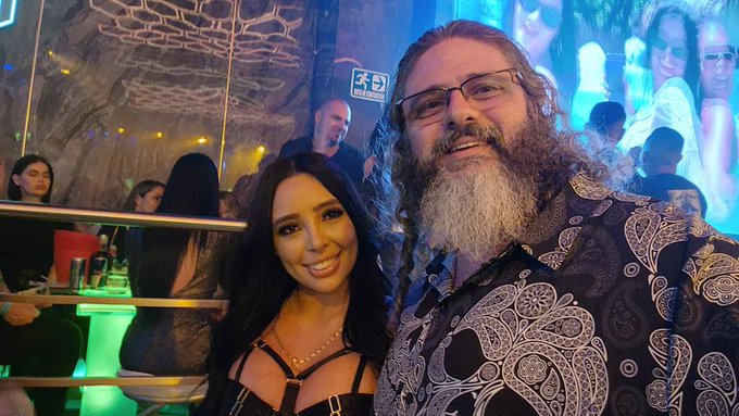 She wants to broadcast with me. I forgot her name. Leta call her "not Eliza Dushku" https://t.co/dRp<a href="/tag/chaturbate"class="tags"><span>#chaturbate</span></a>