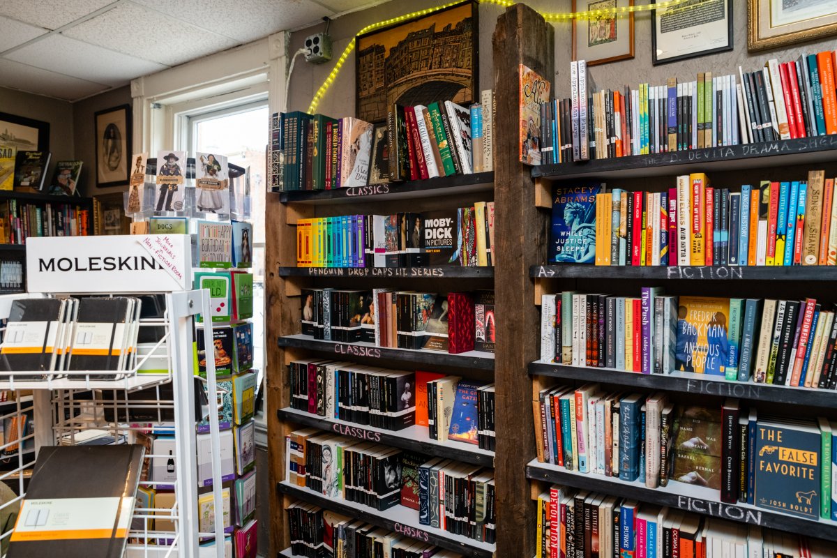 Roebling Point Books & Coffee tweet media