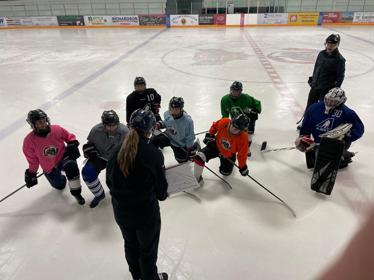 BRKHockey's tweet photo. Reanna Arnold from @CrossDevelo1 has returned! And she was working on skill development with the U18 Females this week! Thank you to @HockeyAlberta, @HockeyABFdn, and the @Oil_Foundation for their support through the Member Grant that helps small town Alberta!#HAMemberGrant https://t.co/y8n4IiztKa