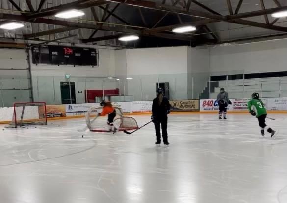 BRKHockey's tweet photo. Reanna Arnold from @CrossDevelo1 has returned! And she was working on skill development with the U18 Females this week! Thank you to @HockeyAlberta, @HockeyABFdn, and the @Oil_Foundation for their support through the Member Grant that helps small town Alberta!#HAMemberGrant https://t.co/y8n4IiztKa