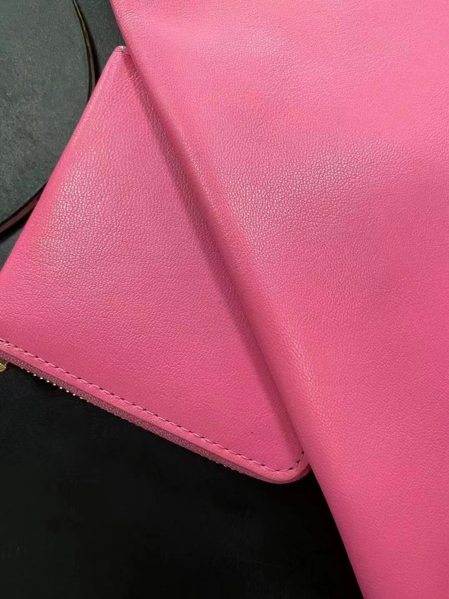 Belinda23090560's tweet image. Sunteam customized leather based on Pantone card number which provided by customers.

The finished wallets looks exactly beautiful.
Warmly welcome your inquiry.

#leatherwallet #customizedwallet #customizedcolor