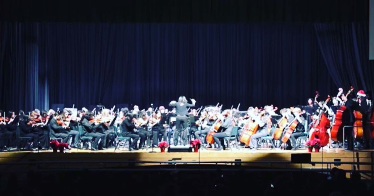 DalerStrings's tweet photo. Love my team! Congratulations everyone!! I’m so proud of you! ❄️☃️🤩#DalerStrings #December2022 @FHSDalers @DalersFineArts @DalerPride https://t.co/GBSfOBYTmu