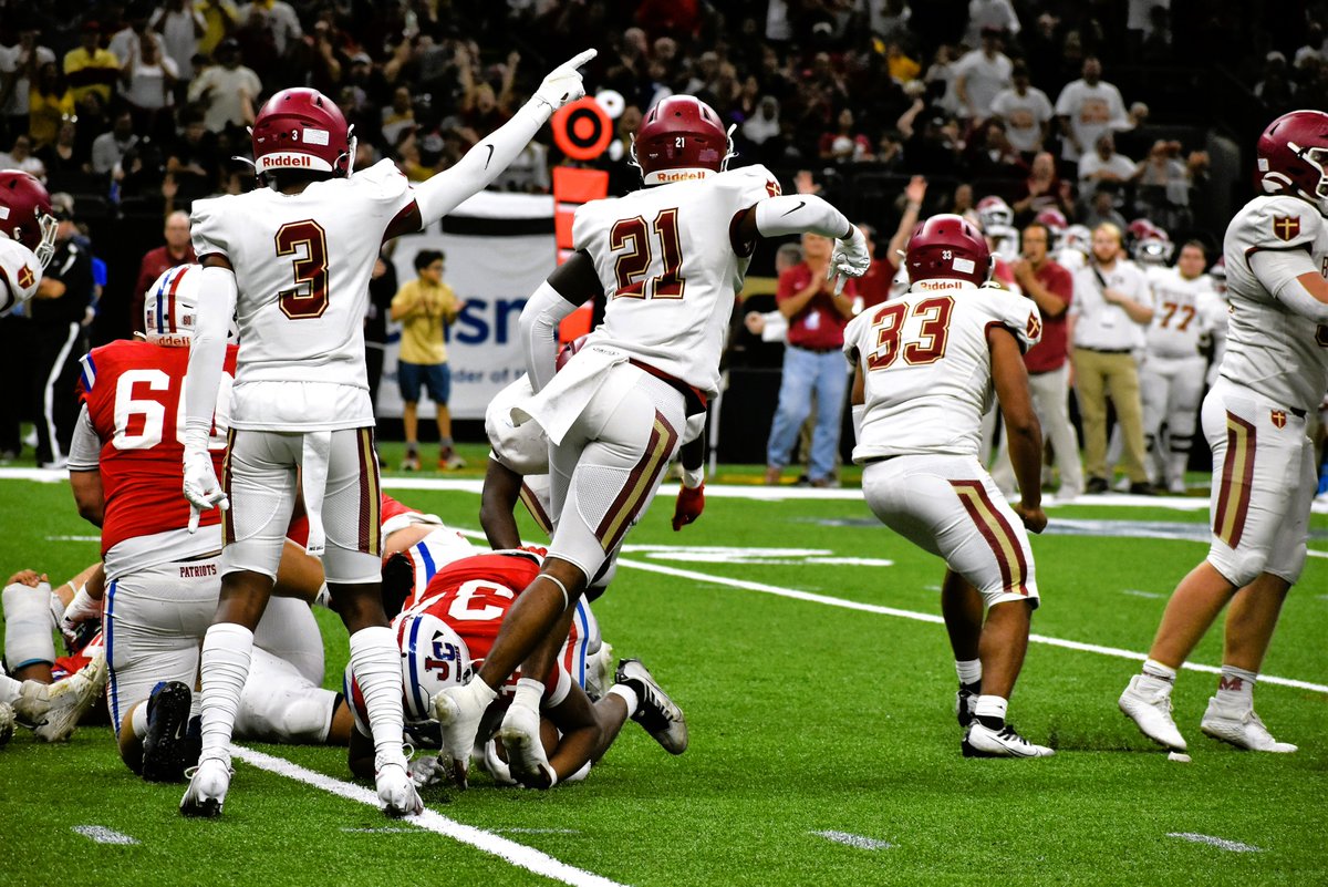 RecruitLouisian's tweet photo. Check Out A Few Photos 2022 LHSAA Prep Classic - John Curtis vs Brother Martin 
Follow The Thread..... https://t.co/r30gfTS3m3