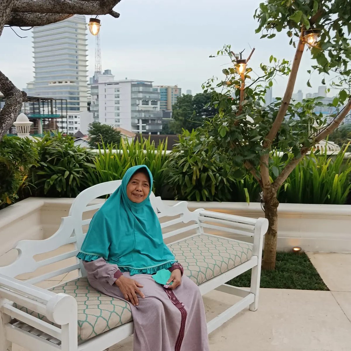 zikrizik354's tweet photo. Seneng bisa ajak ibu untuk pertama kali menginap di Hotel Berbintang ⭐⭐⭐⭐⭐ persembahan ultahnya kebetulan dapet voucher dari @alfagift_idn  @alfamart  , semoga challenge #IniIbuku bisa berhasil juara hehe... 
#IniIbuku
E-receipt S-221214-AGYBTMP https://t.co/pVK7rE3SJD