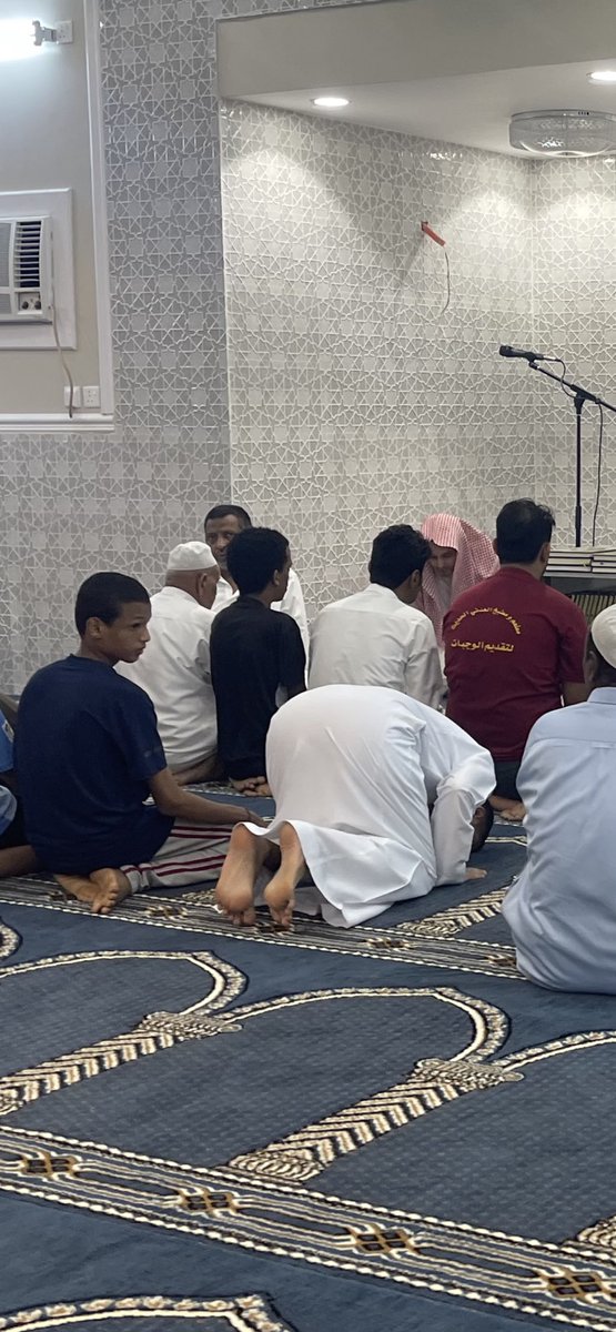 انتقل إلى رحمة الله تعالى العم مشاري بن أحمد حمود آل خيرات أخو عمدة آل خيرات الشيخ محمد أحمد حمود آل خيرات ، كان قائما على متابعة بناء مسجد بقرية الطرشية مع فاعل الخير وساهم في التبرع بالأرض لوجة الله رحمك الله يا عم مشاري رحمة واسعة وأسكنك فسيح جناته وإنا لله وإنا إليه راجعون .