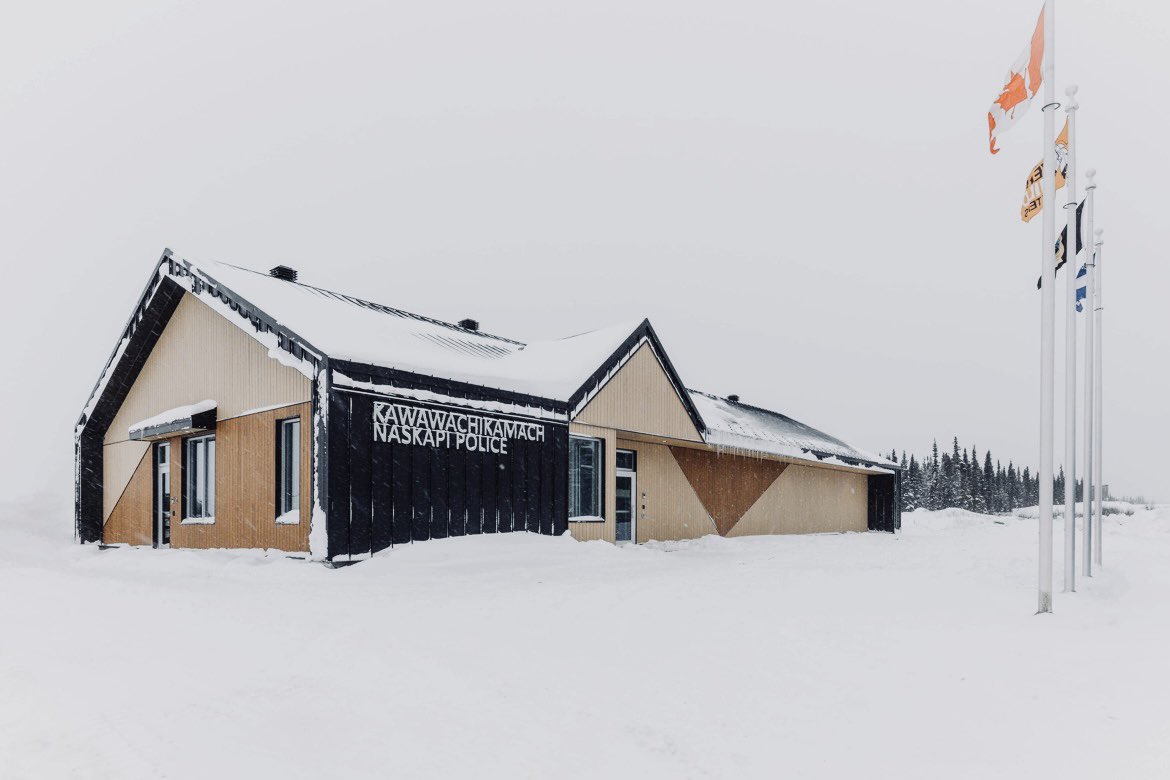 STGMArchi's tweet photo. Voici le poste de police presque terminé de Kawawachikamach. Une construction nordique 100% bois, simple, économique et écologique. #Naskapi #architecture #architecturephotography #wood https://t.co/AIhPDE5C6j