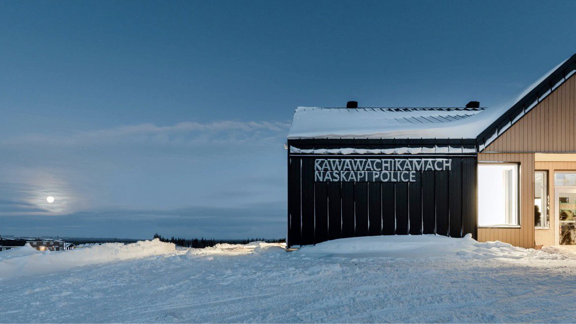 STGMArchi's tweet photo. Voici le poste de police presque terminé de Kawawachikamach. Une construction nordique 100% bois, simple, économique et écologique. #Naskapi #architecture #architecturephotography #wood https://t.co/AIhPDE5C6j