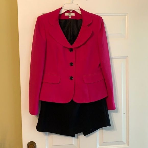 kate_vine_'s tweet photo. So good I had to share! Check out all the items I'm loving on @Poshmarkapp from @Normaro71627949 #poshmark #fashion #style #shopmycloset #lesliefay #lesuit #bdg: https://t.co/R9HK1AoPGc https://t.co/prMNf02b3v